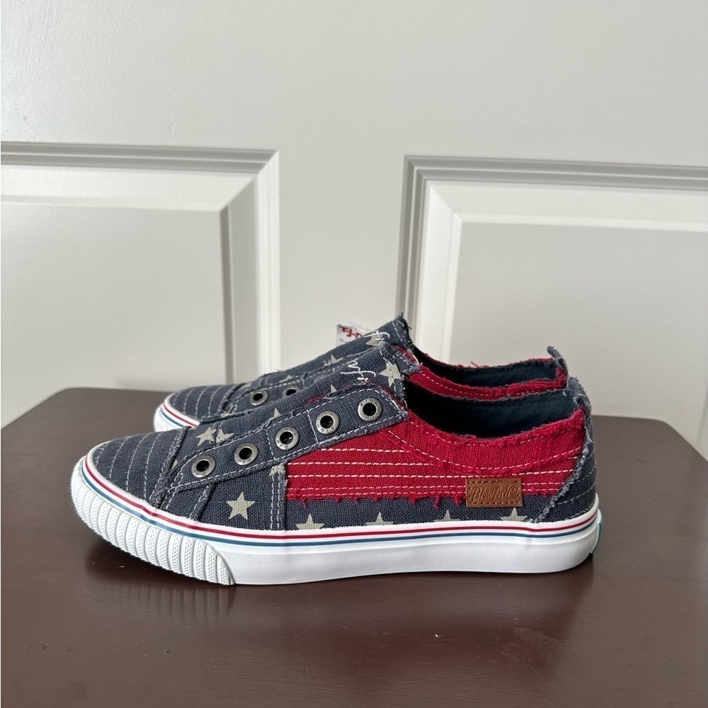 Blowfish Navy Blue Stars Stripes Sneakers Patriotic Slip On Size 7.5